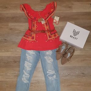 NWT Easel Los Angeles off/on Shoulder Top